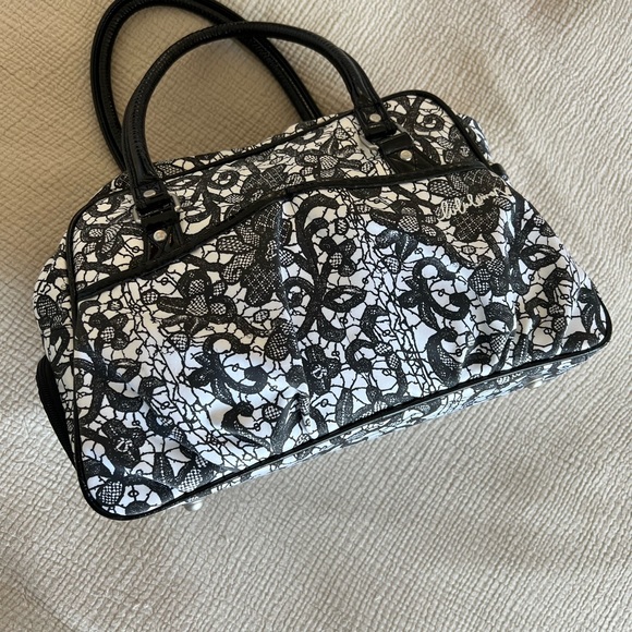 LULULEMON GYM BAG- LIMITED EDITION in black and white floral lace design 15”x9” - Picture 5 of 5